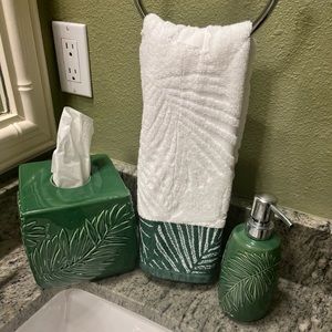 Palm leaf coastal bathroom accessories and decor